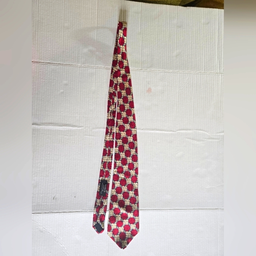 Countess Mara Vintage Silk Made In America Red and Cream Patterned Tie